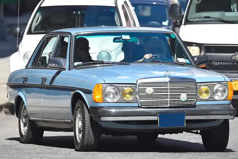 Mercedes W123 300D